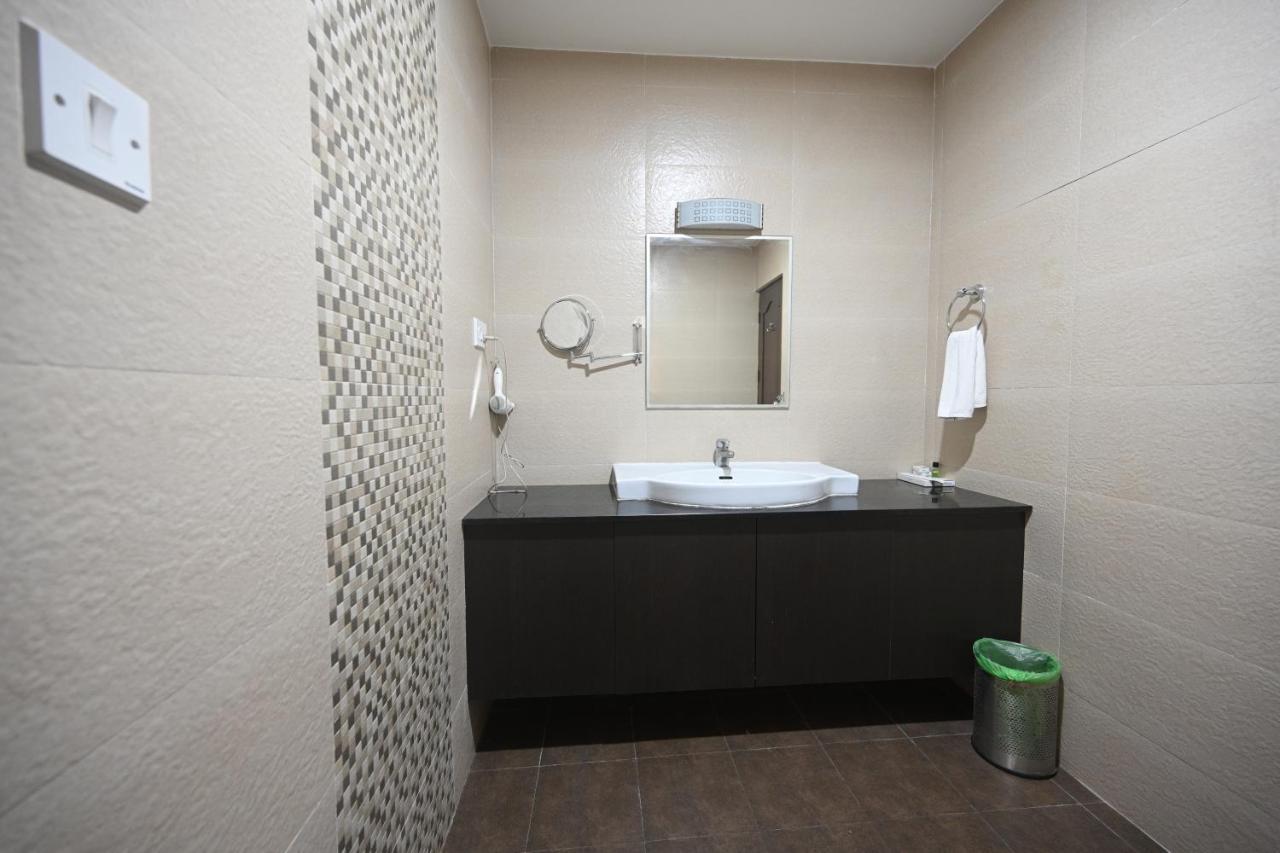 Hotel Bhagavath Gardens Chengannur Екстер'єр фото