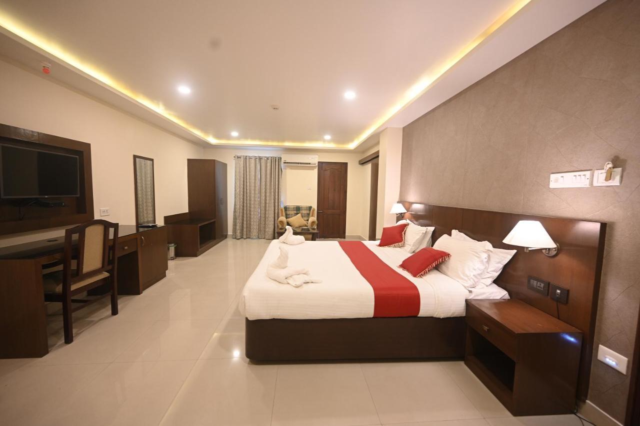 Hotel Bhagavath Gardens Chengannur Екстер'єр фото