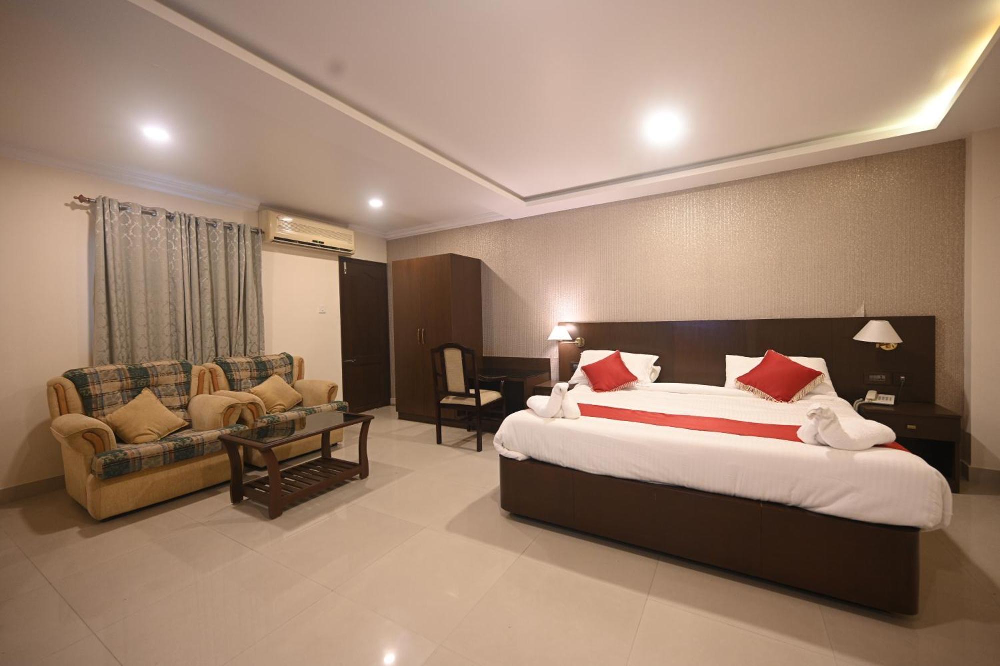 Hotel Bhagavath Gardens Chengannur Екстер'єр фото